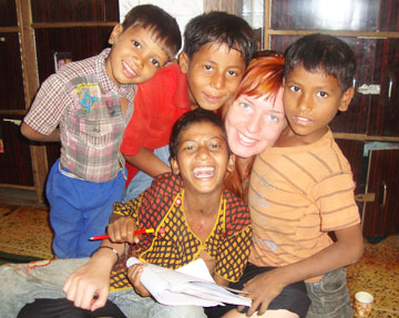 Street Children Volunteering in India