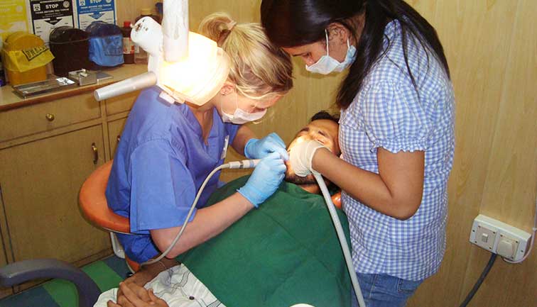 Photo Gallery - Programa de prácticas optativas dentales en Palampur