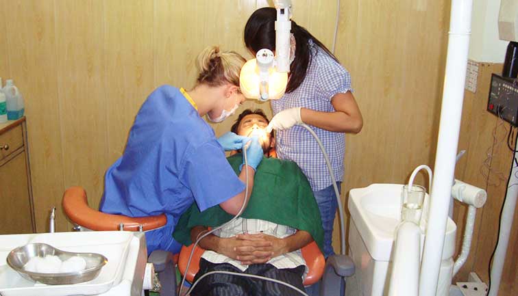 Photo Gallery - Programa de prácticas optativas dentales en Palampur
