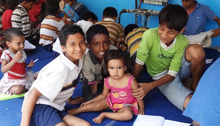 Photo Gallery - Voluntariado de niños de la calle en India