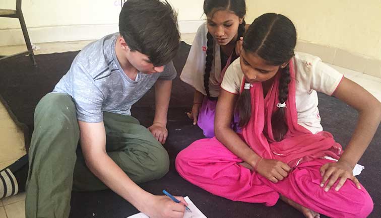 Photo Gallery - Street Children Volunteering in India