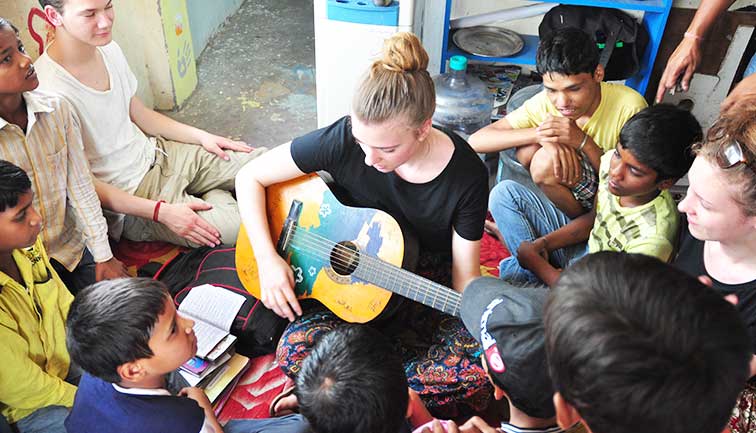 Photo Gallery - Street Children Volunteering in India