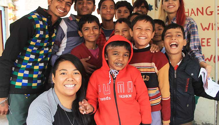 Photo Gallery - Voluntariado de niños de la calle en India