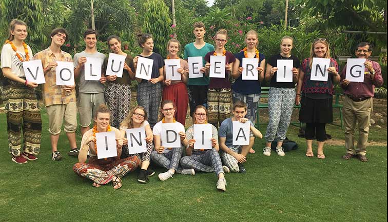 Photo Gallery - Street Children Volunteering in India