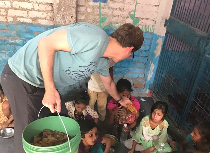 volunteer with kids in India