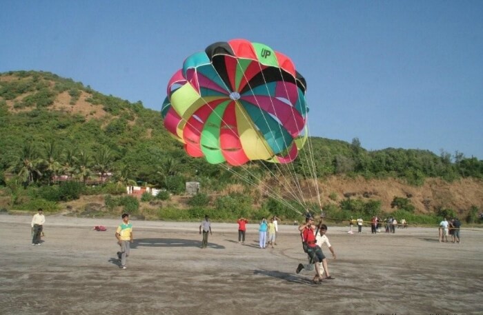 Parasailing-in-Himachal-Pradesh